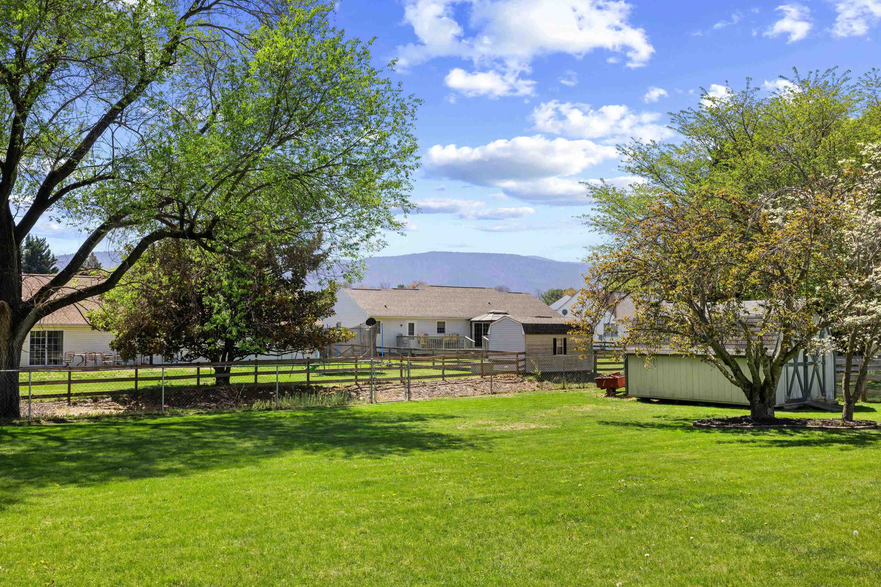 45 LEDYARD CT, STUARTS DRAFT, Virginia 24477, 5 Bedrooms Bedrooms, ,2 BathroomsBathrooms,Residential,45 LEDYARD CT,675686 MLS # 675686