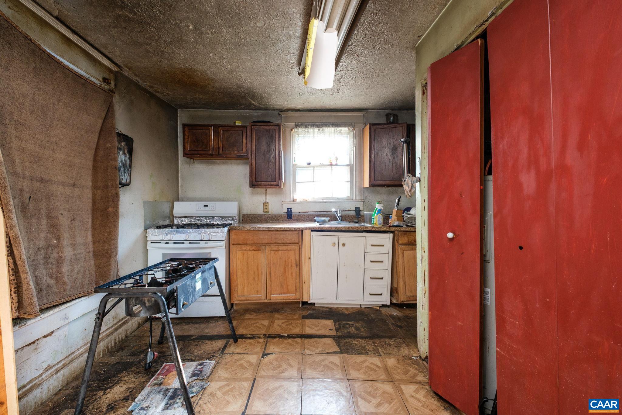 580 HAWKINS ST, HARRISONBURG, Virginia 22801, 2 Bedrooms Bedrooms, ,1 BathroomBathrooms,Residential,580 HAWKINS ST,580 HAWKINS ST,675691 MLS # 675691