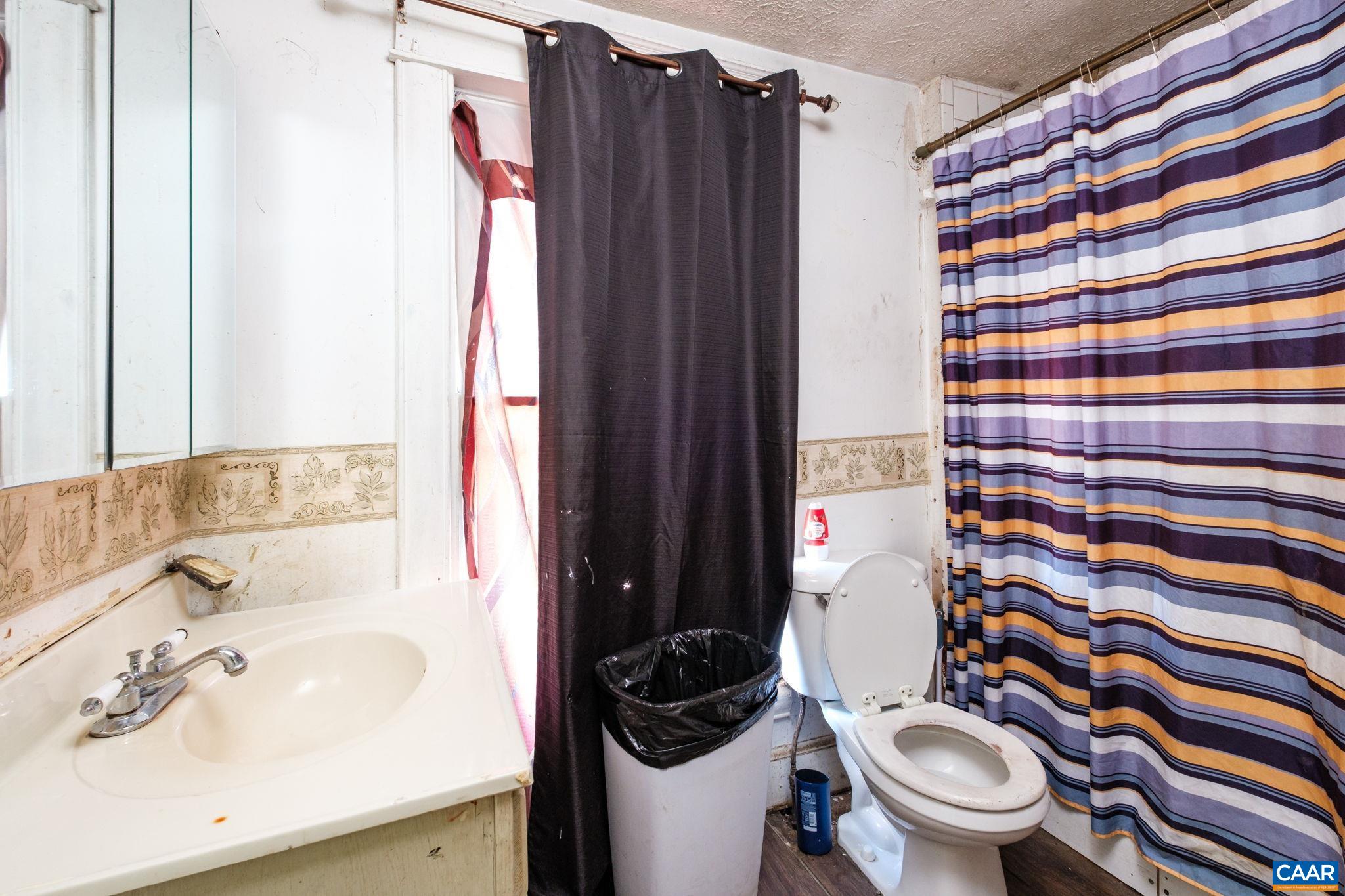 580 HAWKINS ST, HARRISONBURG, Virginia 22801, 2 Bedrooms Bedrooms, ,1 BathroomBathrooms,Residential,580 HAWKINS ST,580 HAWKINS ST,675691 MLS # 675691