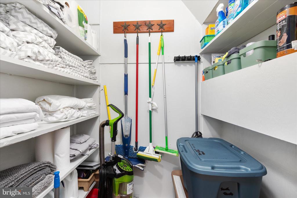 315 GANDERS DR, LURAY, Virginia 22835, 4 Bedrooms Bedrooms, ,5 BathroomsBathrooms,Residential,315 GANDERS DR,VAPA2006204 MLS # VAPA2006204