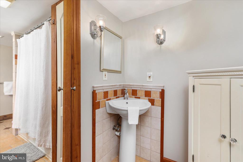 315 GANDERS DR, LURAY, Virginia 22835, 4 Bedrooms Bedrooms, ,5 BathroomsBathrooms,Residential,315 GANDERS DR,VAPA2006204 MLS # VAPA2006204