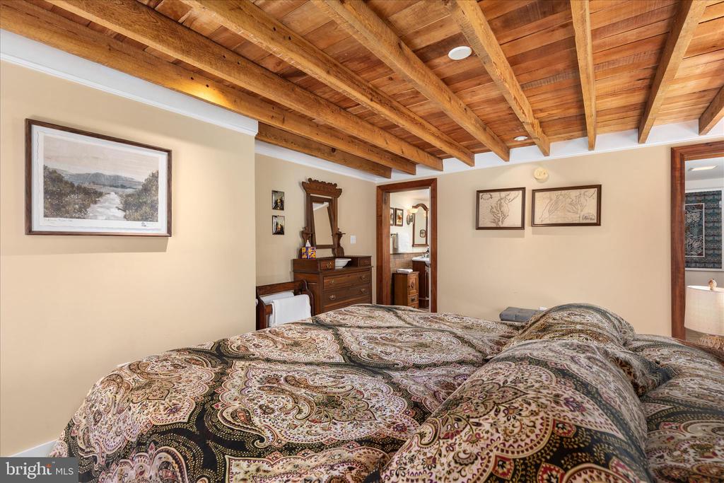 315 GANDERS DR, LURAY, Virginia 22835, 4 Bedrooms Bedrooms, ,5 BathroomsBathrooms,Residential,315 GANDERS DR,VAPA2006204 MLS # VAPA2006204