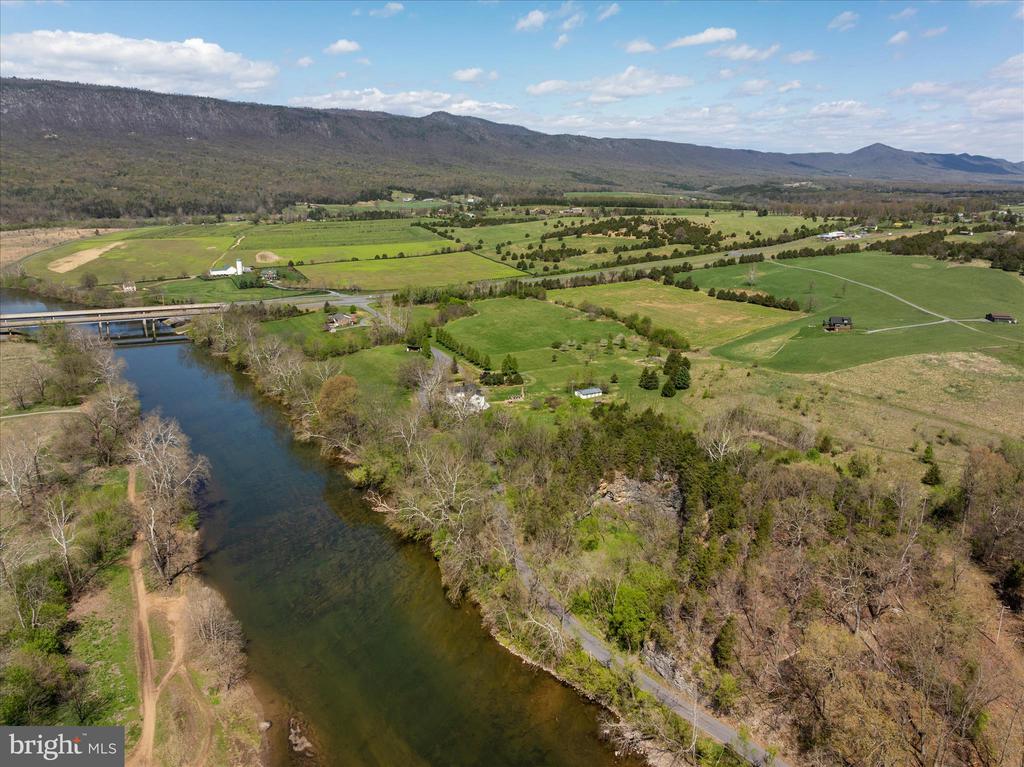 315 GANDERS DR, LURAY, Virginia 22835, 4 Bedrooms Bedrooms, ,5 BathroomsBathrooms,Residential,315 GANDERS DR,VAPA2006204 MLS # VAPA2006204