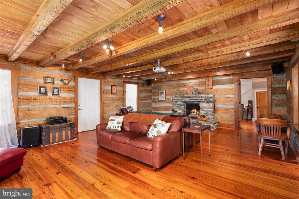 315 GANDERS DR, LURAY, Virginia 22835, 4 Bedrooms Bedrooms, ,5 BathroomsBathrooms,Residential,315 GANDERS DR,VAPA2006204 MLS # VAPA2006204