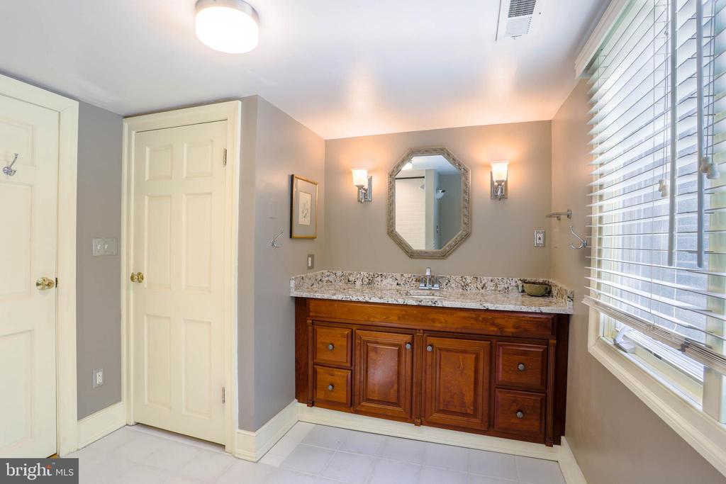 2675 HALFWAY RD, THE PLAINS, Virginia, 2 Bedrooms Bedrooms, ,1 BathroomBathrooms,Residential,2675 HALFWAY RD,VAFQ2021302 MLS # VAFQ2021302