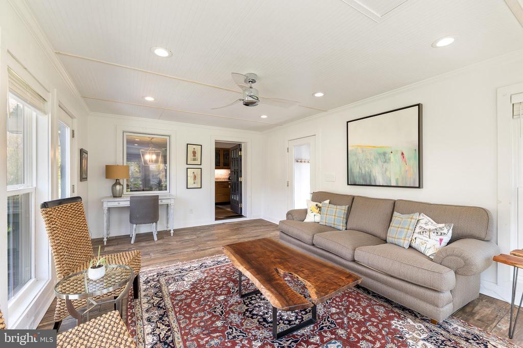 2675 HALFWAY RD, THE PLAINS, Virginia 20198, 2 Bedrooms Bedrooms, ,1 BathroomBathrooms,Residential,2675 HALFWAY RD,VAFQ2021302 MLS # VAFQ2021302