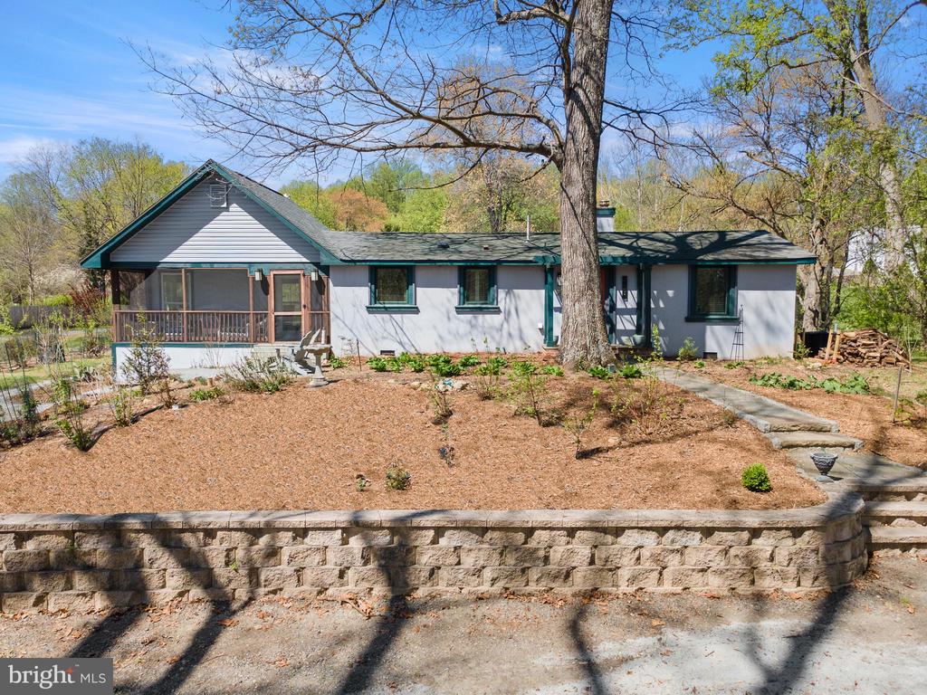 2675 HALFWAY RD, THE PLAINS, Virginia 20198, 2 Bedrooms Bedrooms, ,1 BathroomBathrooms,Residential,2675 HALFWAY RD,VAFQ2021302 MLS # VAFQ2021302