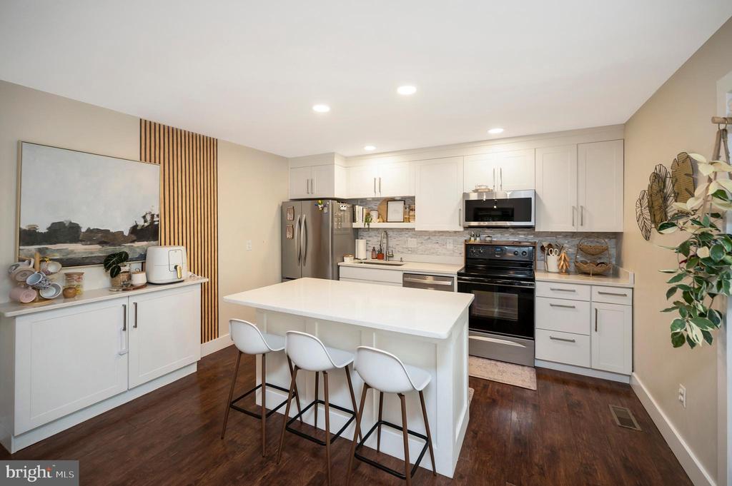 5113 PECAN DR, FREDERICKSBURG, Virginia 22407, 4 Bedrooms Bedrooms, ,2 BathroomsBathrooms,Residential,BREEZEWOOD,5113 PECAN DR,VASP2040906 MLS # VASP2040906