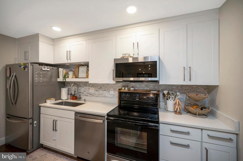 5113 PECAN DR, FREDERICKSBURG, Virginia 22407, 4 Bedrooms Bedrooms, ,2 BathroomsBathrooms,Residential,BREEZEWOOD,5113 PECAN DR,VASP2040906 MLS # VASP2040906