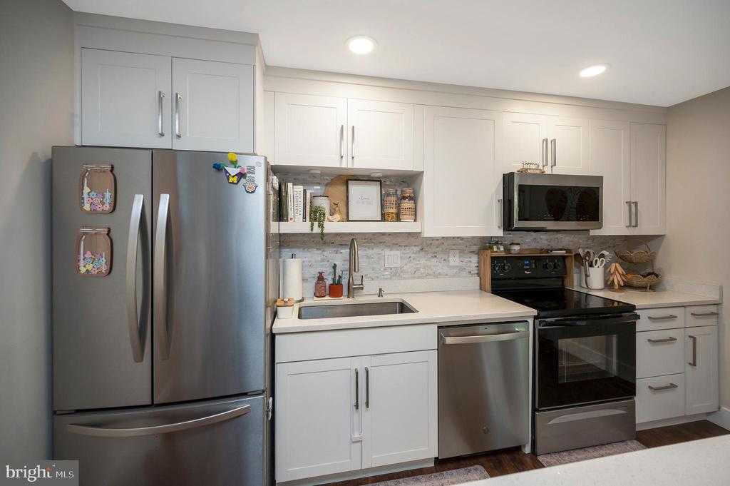 5113 PECAN DR, FREDERICKSBURG, Virginia 22407, 4 Bedrooms Bedrooms, ,2 BathroomsBathrooms,Residential,BREEZEWOOD,5113 PECAN DR,VASP2040906 MLS # VASP2040906