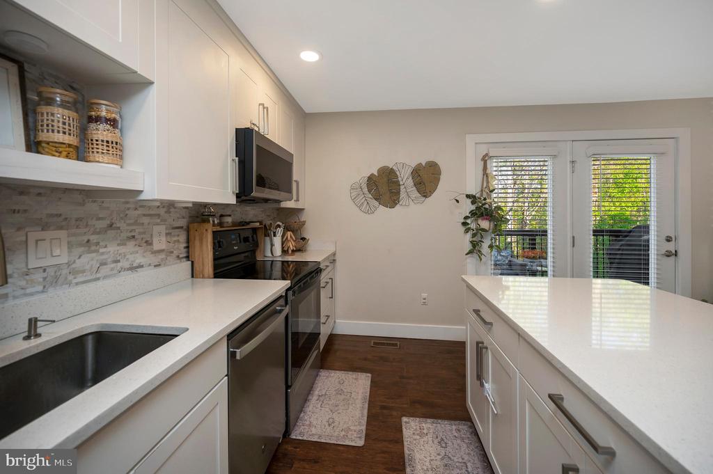 5113 PECAN DR, FREDERICKSBURG, Virginia 22407, 4 Bedrooms Bedrooms, ,2 BathroomsBathrooms,Residential,BREEZEWOOD,5113 PECAN DR,VASP2040906 MLS # VASP2040906