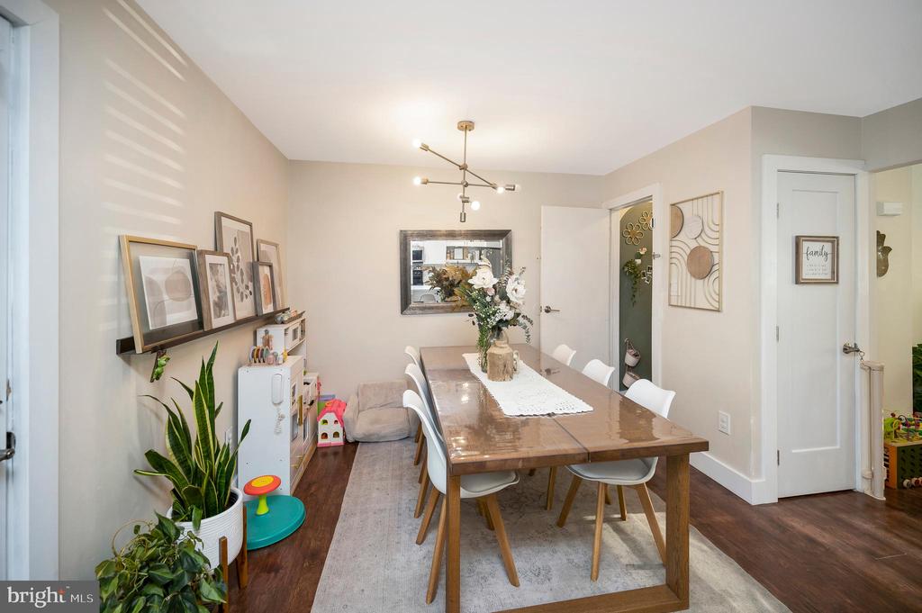 5113 PECAN DR, FREDERICKSBURG, Virginia 22407, 4 Bedrooms Bedrooms, ,2 BathroomsBathrooms,Residential,BREEZEWOOD,5113 PECAN DR,VASP2040906 MLS # VASP2040906