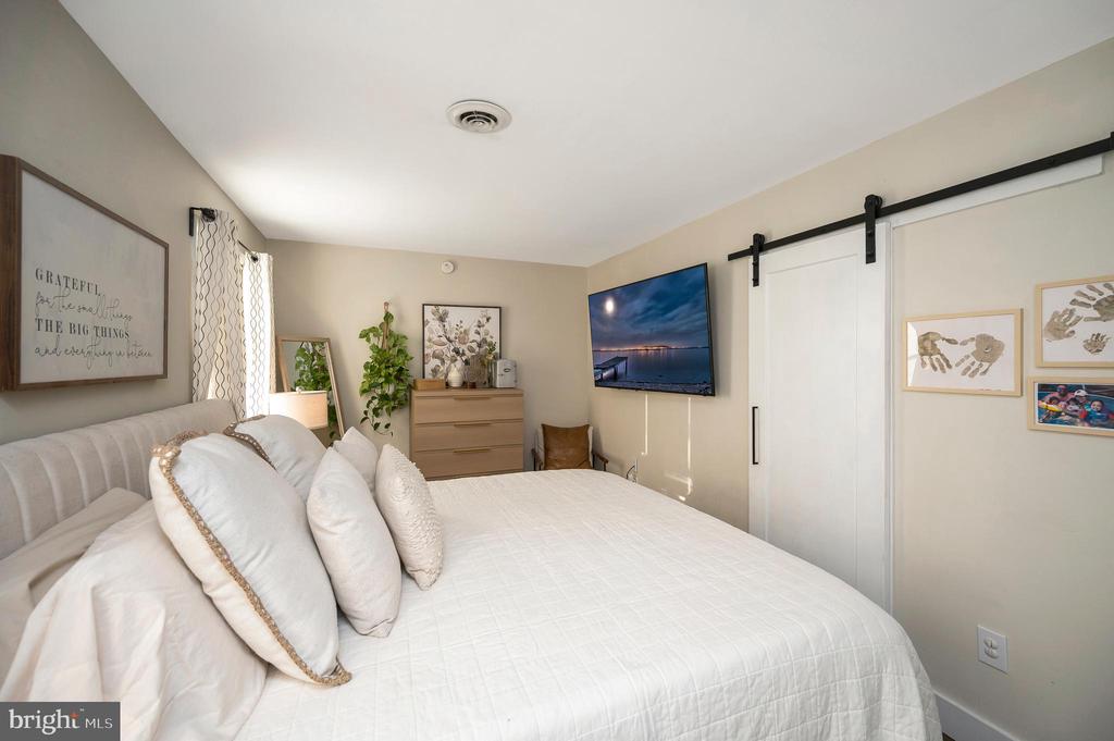 5113 PECAN DR, FREDERICKSBURG, Virginia 22407, 4 Bedrooms Bedrooms, ,2 BathroomsBathrooms,Residential,BREEZEWOOD,5113 PECAN DR,VASP2040906 MLS # VASP2040906