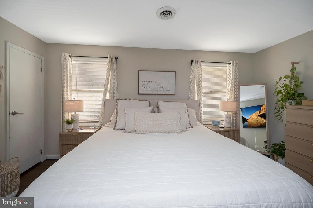 5113 PECAN DR, FREDERICKSBURG, Virginia 22407, 4 Bedrooms Bedrooms, ,2 BathroomsBathrooms,Residential,BREEZEWOOD,5113 PECAN DR,VASP2040906 MLS # VASP2040906