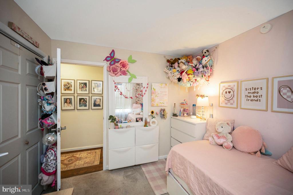 5113 PECAN DR, FREDERICKSBURG, Virginia 22407, 4 Bedrooms Bedrooms, ,2 BathroomsBathrooms,Residential,BREEZEWOOD,5113 PECAN DR,VASP2040906 MLS # VASP2040906