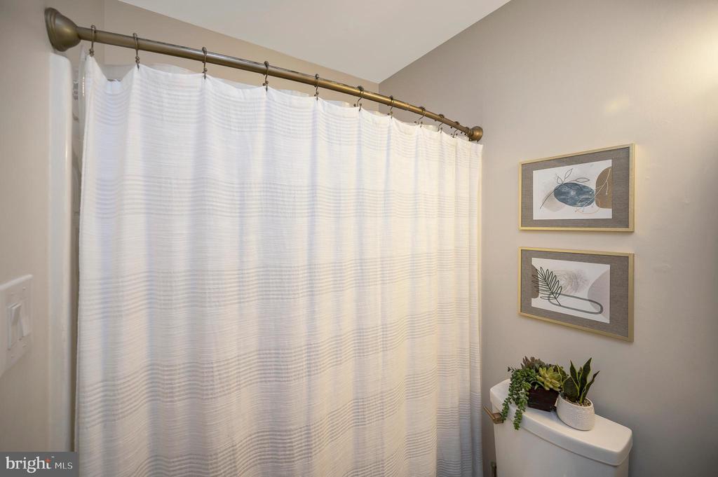 5113 PECAN DR, FREDERICKSBURG, Virginia 22407, 4 Bedrooms Bedrooms, ,2 BathroomsBathrooms,Residential,BREEZEWOOD,5113 PECAN DR,VASP2040906 MLS # VASP2040906