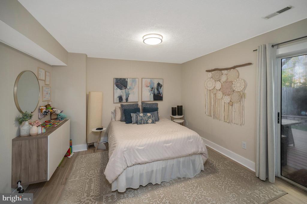 5113 PECAN DR, FREDERICKSBURG, Virginia 22407, 4 Bedrooms Bedrooms, ,2 BathroomsBathrooms,Residential,BREEZEWOOD,5113 PECAN DR,VASP2040906 MLS # VASP2040906