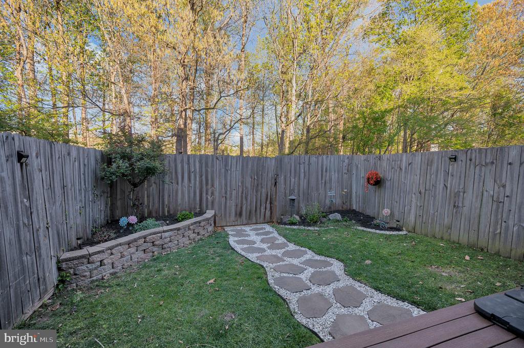 5113 PECAN DR, FREDERICKSBURG, Virginia 22407, 4 Bedrooms Bedrooms, ,2 BathroomsBathrooms,Residential,BREEZEWOOD,5113 PECAN DR,VASP2040906 MLS # VASP2040906