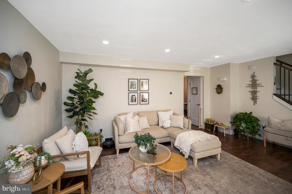 5113 PECAN DR, FREDERICKSBURG, Virginia 22407, 4 Bedrooms Bedrooms, ,2 BathroomsBathrooms,Residential,BREEZEWOOD,5113 PECAN DR,VASP2040906 MLS # VASP2040906