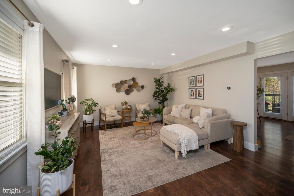 5113 PECAN DR, FREDERICKSBURG, Virginia 22407, 4 Bedrooms Bedrooms, ,2 BathroomsBathrooms,Residential,BREEZEWOOD,5113 PECAN DR,VASP2040906 MLS # VASP2040906