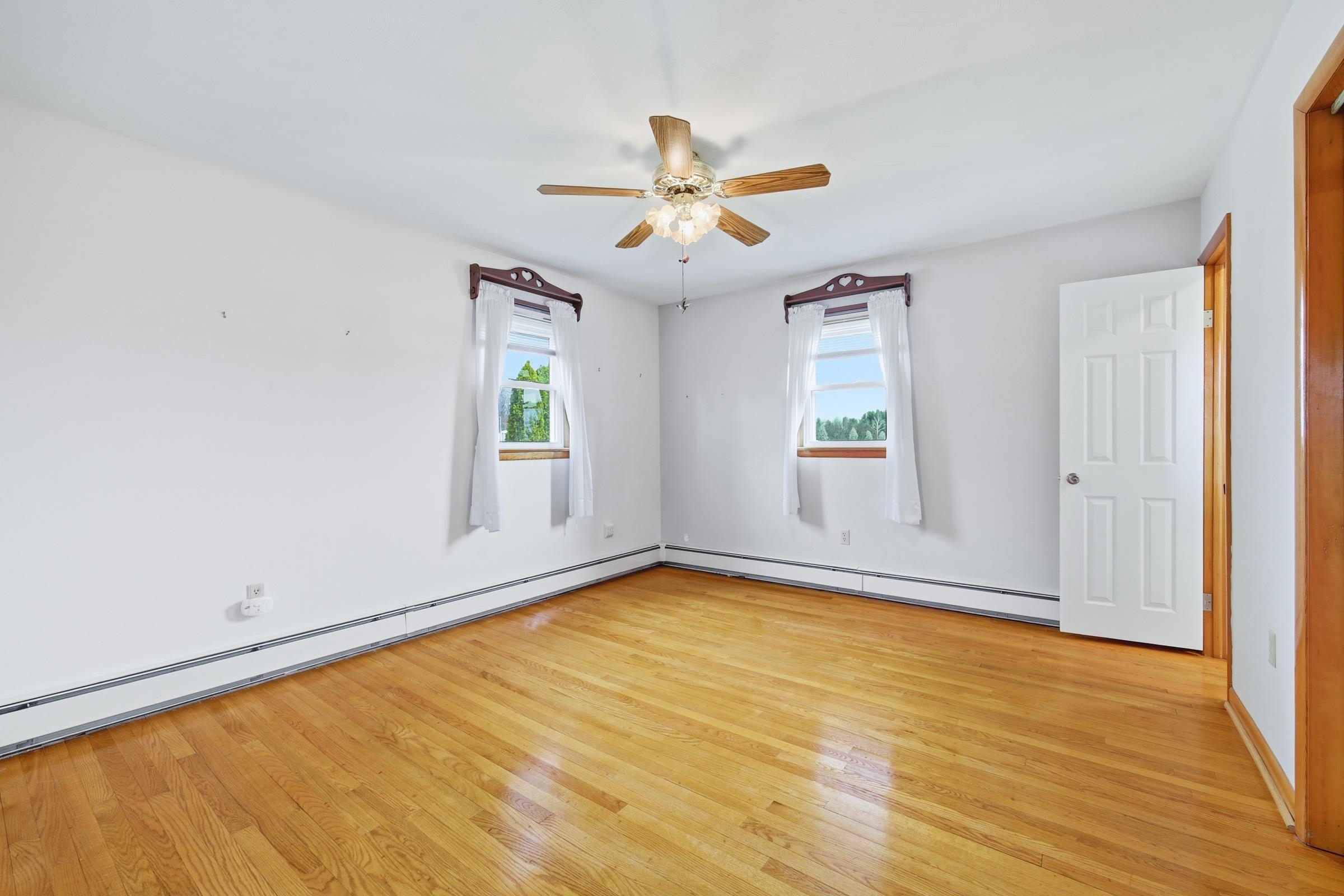 1665 STONEBURNER RD, EDINBURG, Virginia 22824, 3 Bedrooms Bedrooms, ,1 BathroomBathrooms,Residential,1665 STONEBURNER RD,675700 MLS # 675700