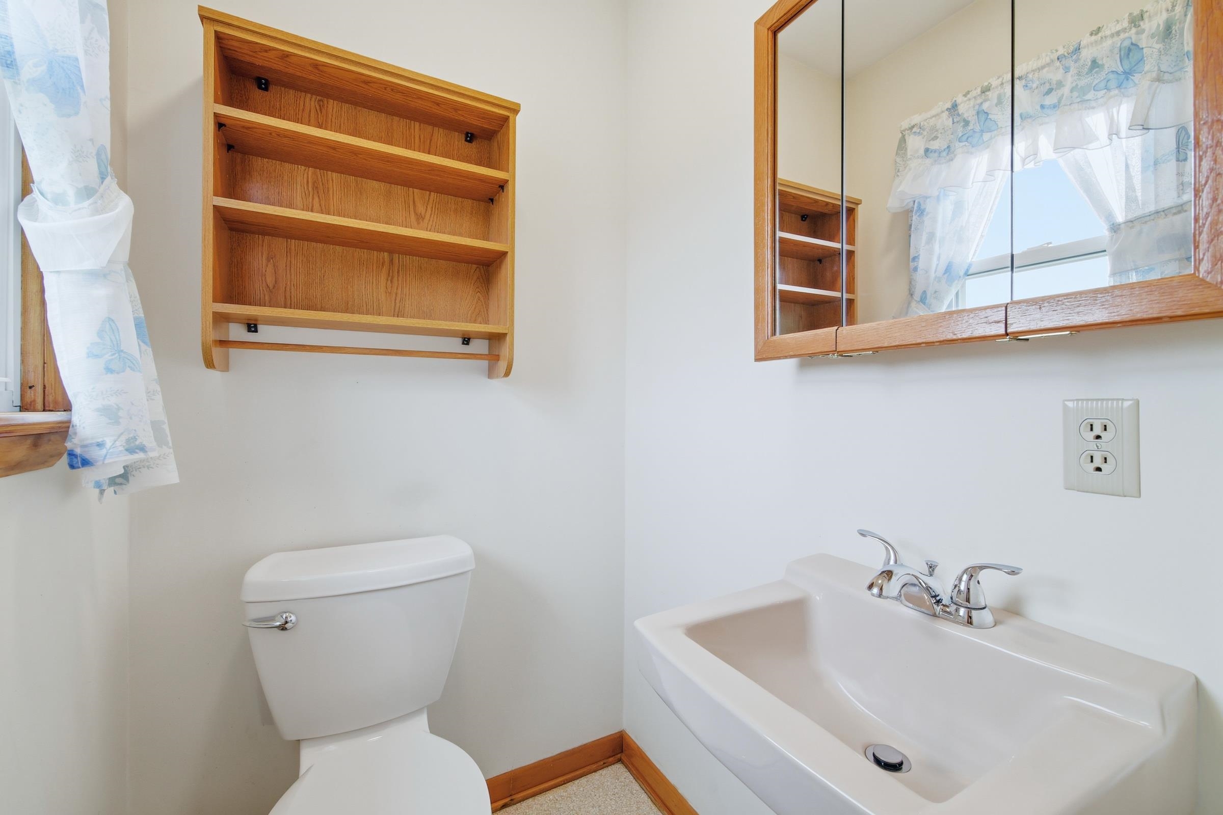 1665 STONEBURNER RD, EDINBURG, Virginia 22824, 3 Bedrooms Bedrooms, ,1 BathroomBathrooms,Residential,1665 STONEBURNER RD,675700 MLS # 675700