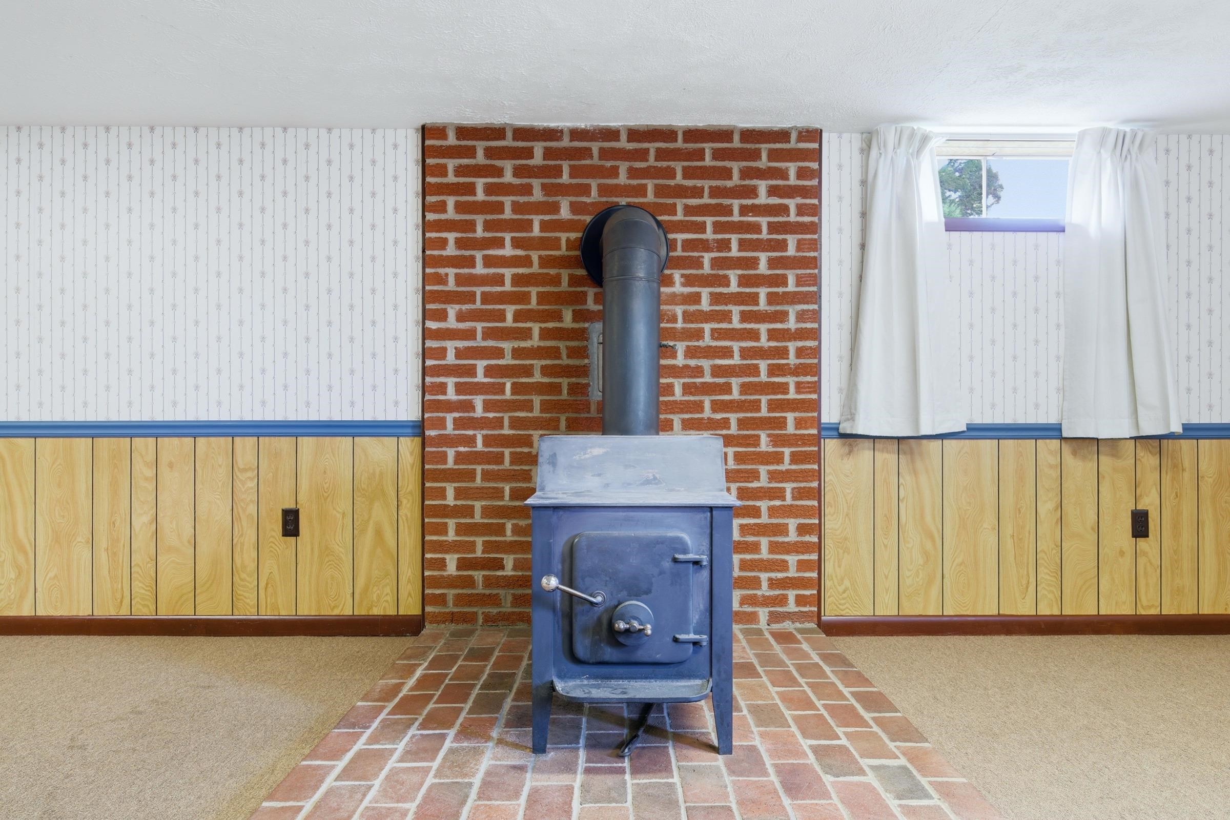 1665 STONEBURNER RD, EDINBURG, Virginia 22824, 3 Bedrooms Bedrooms, ,1 BathroomBathrooms,Residential,1665 STONEBURNER RD,675700 MLS # 675700