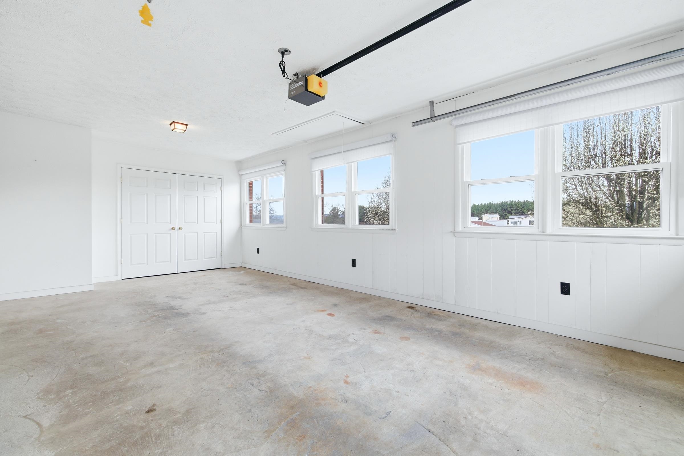 1665 STONEBURNER RD, EDINBURG, Virginia 22824, 3 Bedrooms Bedrooms, ,1 BathroomBathrooms,Residential,1665 STONEBURNER RD,675700 MLS # 675700