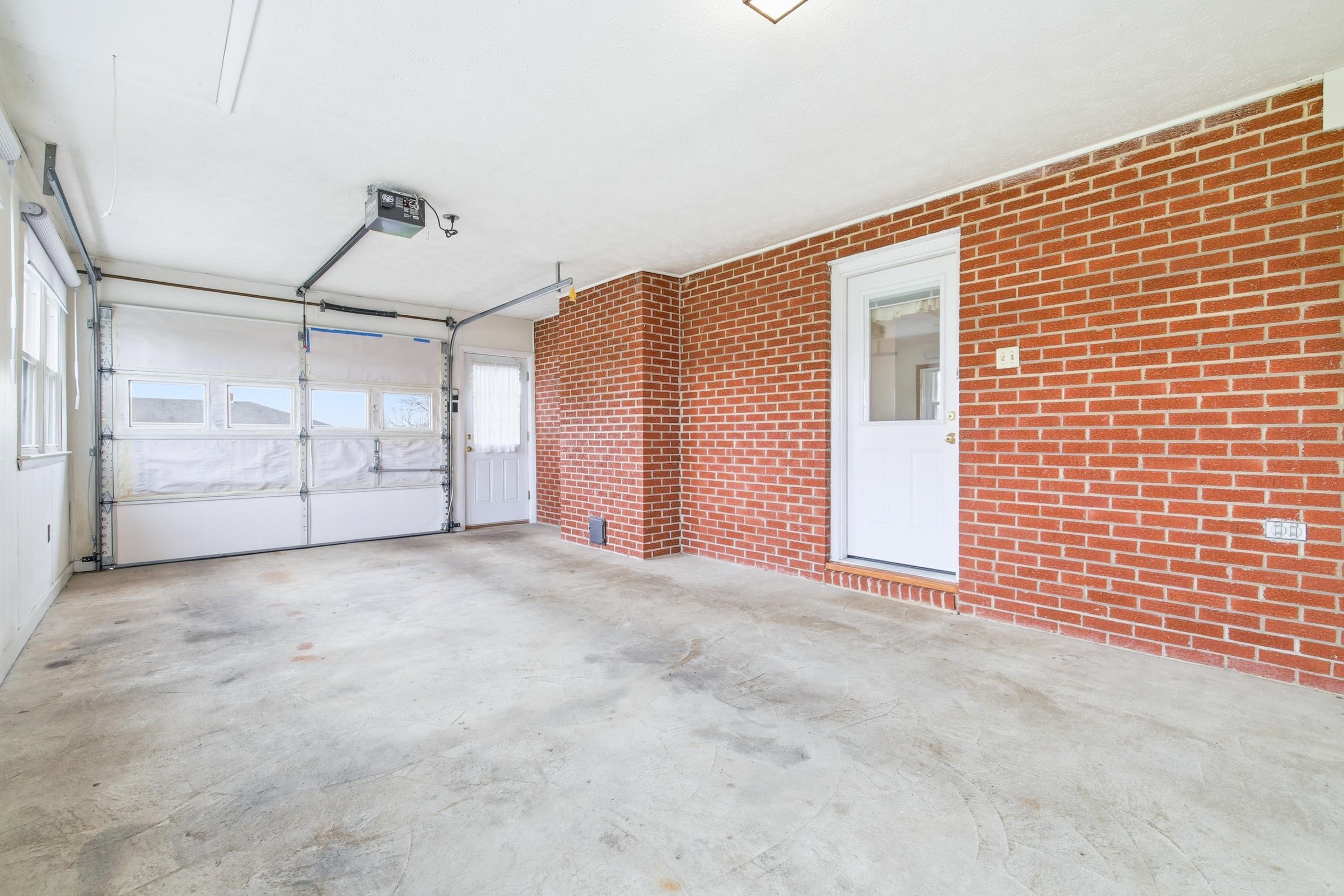 1665 STONEBURNER RD, EDINBURG, Virginia 22824, 3 Bedrooms Bedrooms, ,1 BathroomBathrooms,Residential,1665 STONEBURNER RD,675700 MLS # 675700