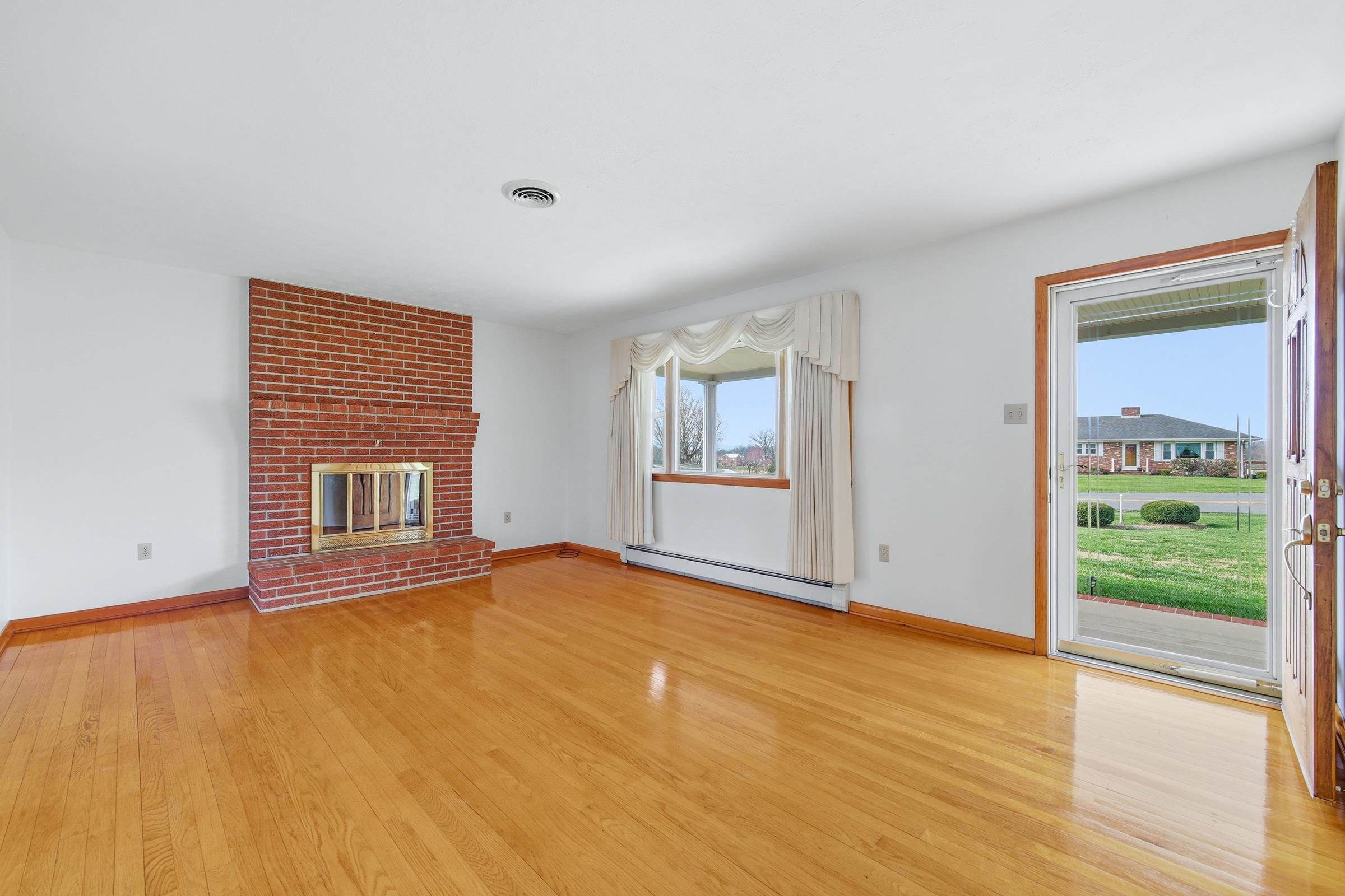 1665 STONEBURNER RD, EDINBURG, Virginia 22824, 3 Bedrooms Bedrooms, ,1 BathroomBathrooms,Residential,1665 STONEBURNER RD,675700 MLS # 675700