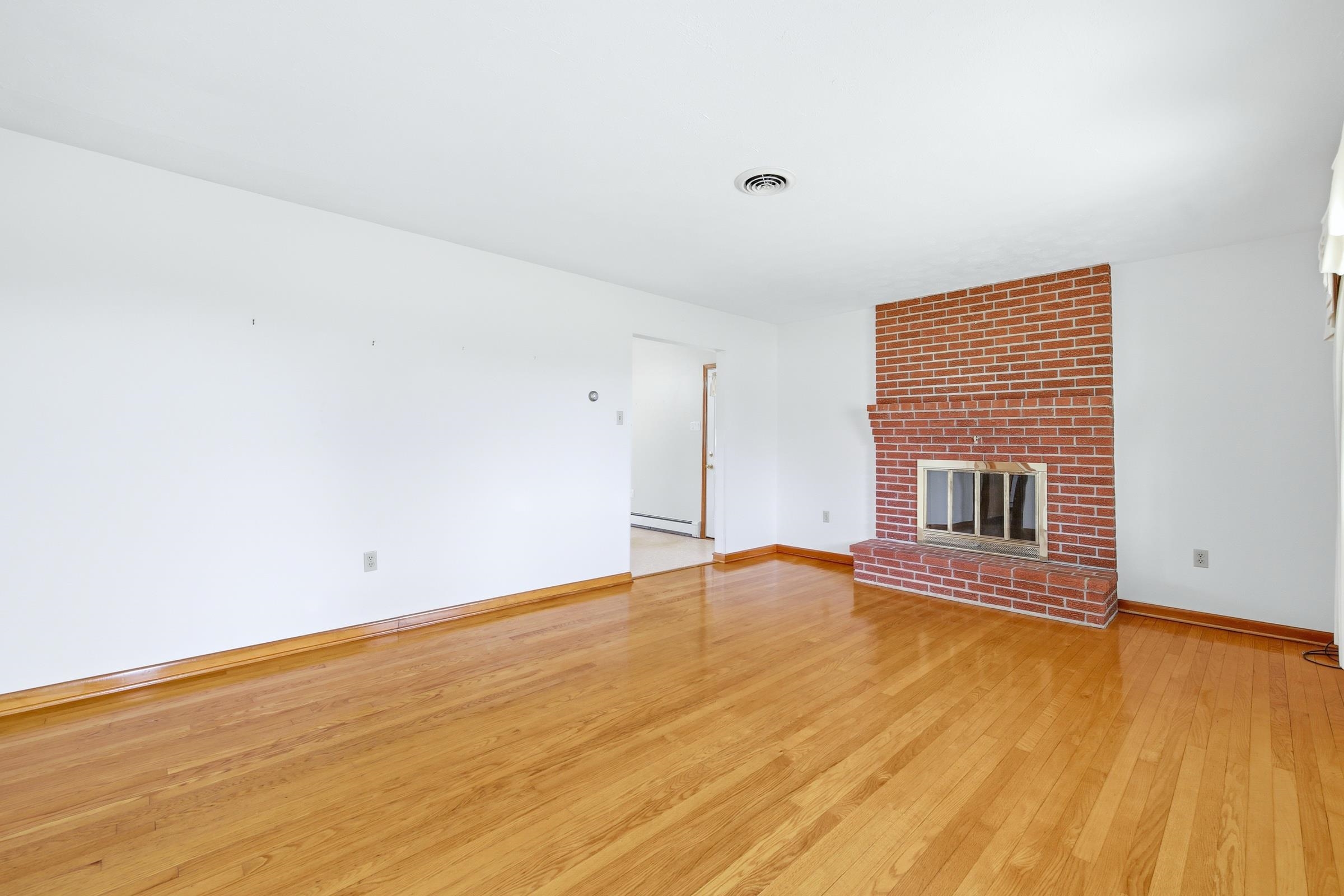 1665 STONEBURNER RD, EDINBURG, Virginia 22824, 3 Bedrooms Bedrooms, ,1 BathroomBathrooms,Residential,1665 STONEBURNER RD,675700 MLS # 675700