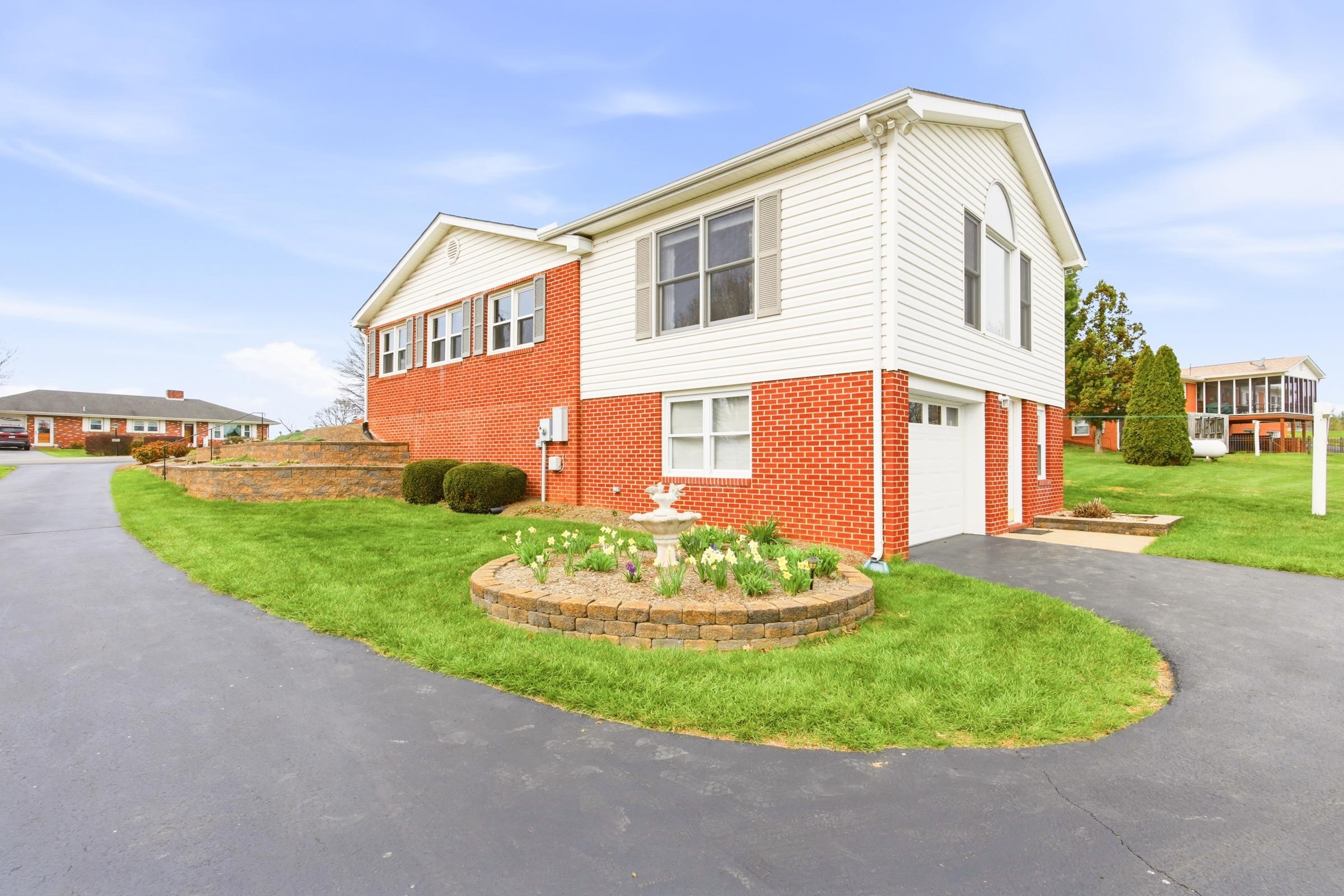 1665 STONEBURNER RD, EDINBURG, Virginia 22824, 3 Bedrooms Bedrooms, ,1 BathroomBathrooms,Residential,1665 STONEBURNER RD,675700 MLS # 675700