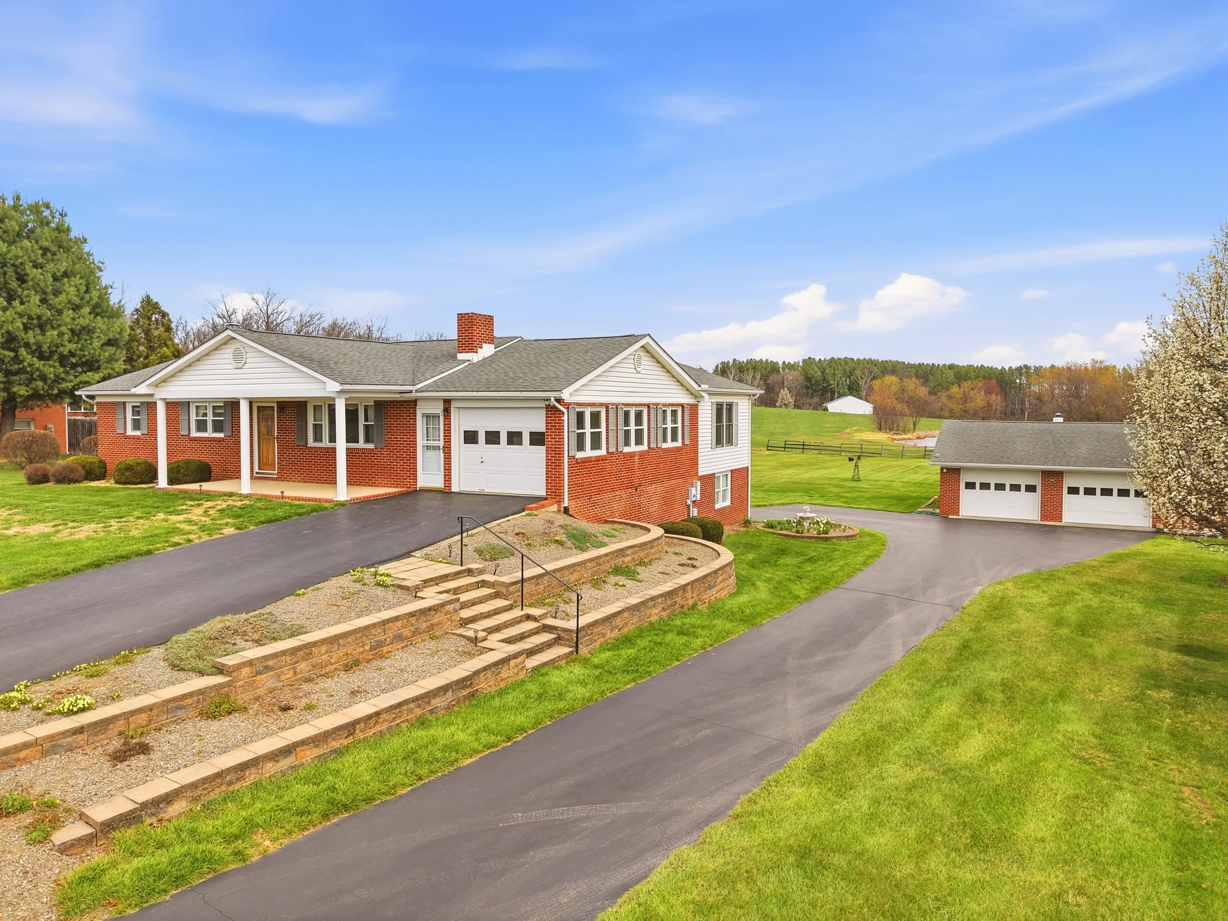 1665 STONEBURNER RD, EDINBURG, Virginia 22824, 3 Bedrooms Bedrooms, ,1 BathroomBathrooms,Residential,1665 STONEBURNER RD,675700 MLS # 675700