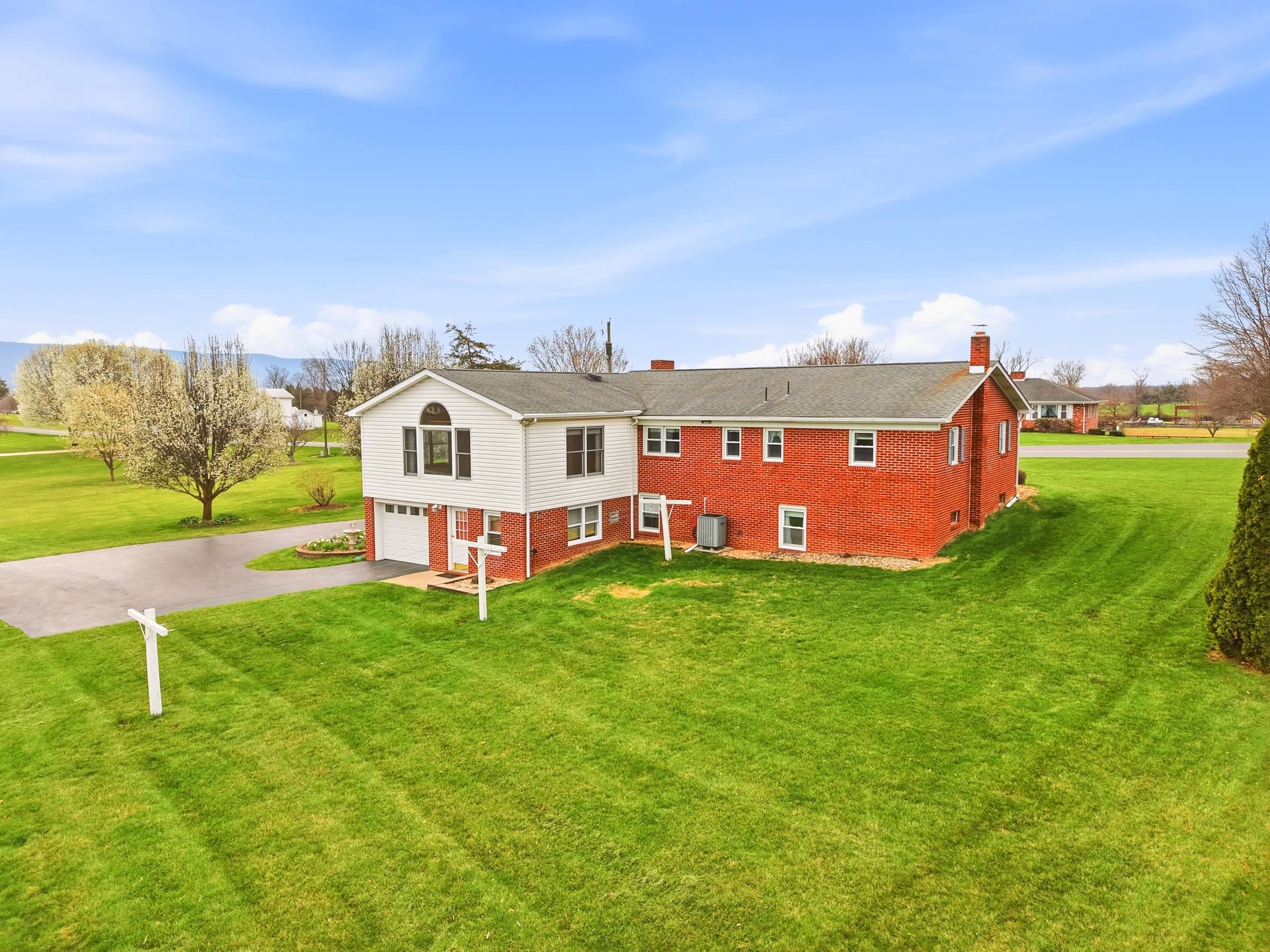 1665 STONEBURNER RD, EDINBURG, Virginia 22824, 3 Bedrooms Bedrooms, ,1 BathroomBathrooms,Residential,1665 STONEBURNER RD,675700 MLS # 675700