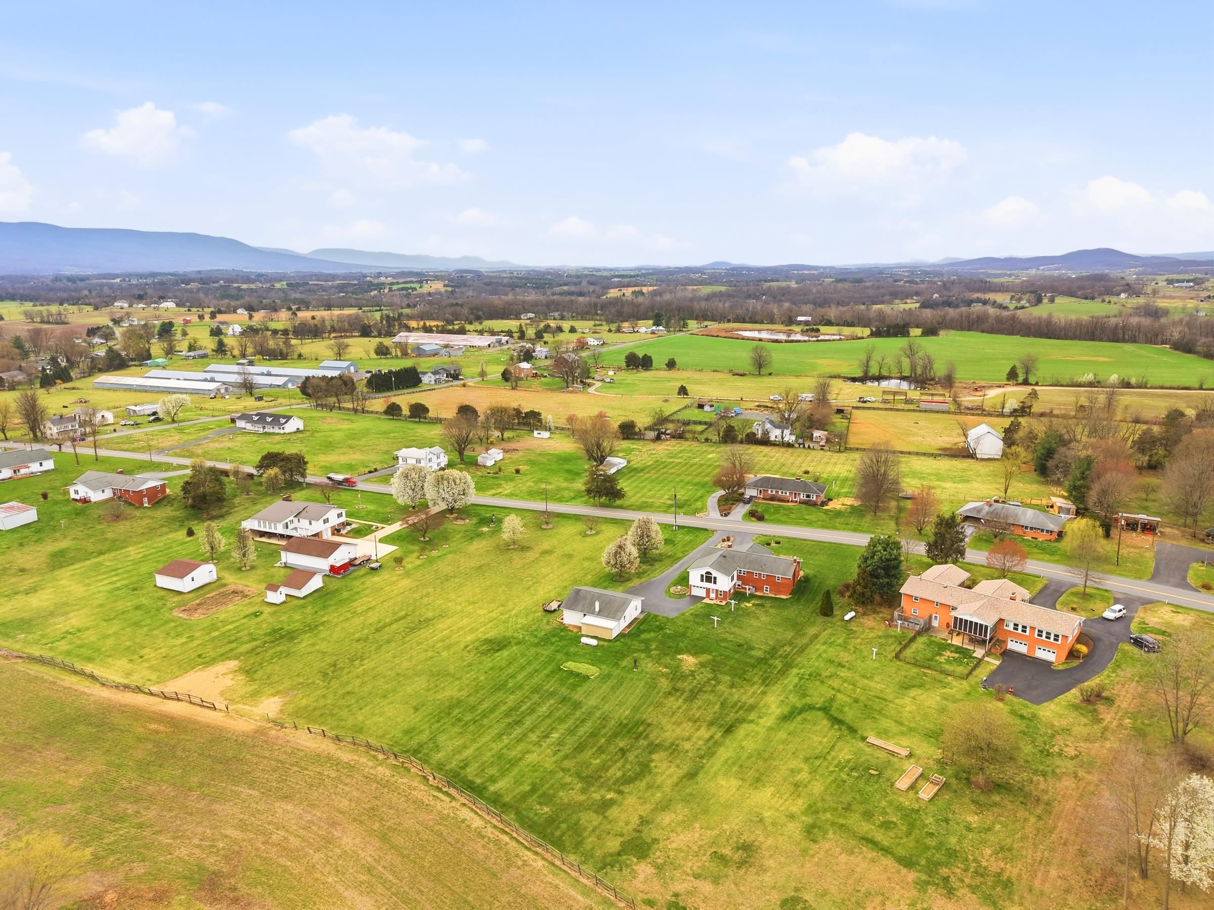 1665 STONEBURNER RD, EDINBURG, Virginia 22824, 3 Bedrooms Bedrooms, ,1 BathroomBathrooms,Residential,1665 STONEBURNER RD,675700 MLS # 675700