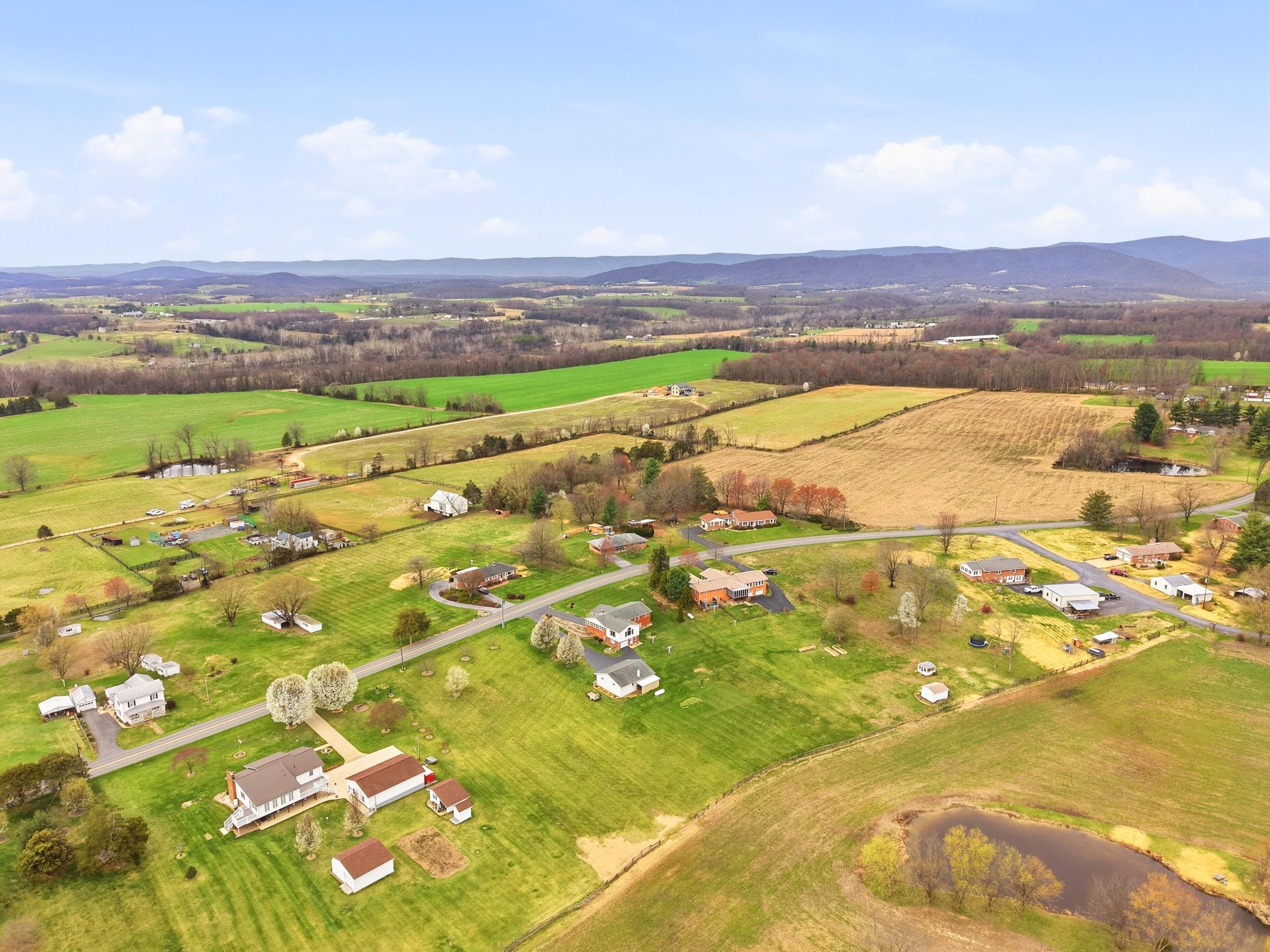 1665 STONEBURNER RD, EDINBURG, Virginia 22824, 3 Bedrooms Bedrooms, ,1 BathroomBathrooms,Residential,1665 STONEBURNER RD,675700 MLS # 675700