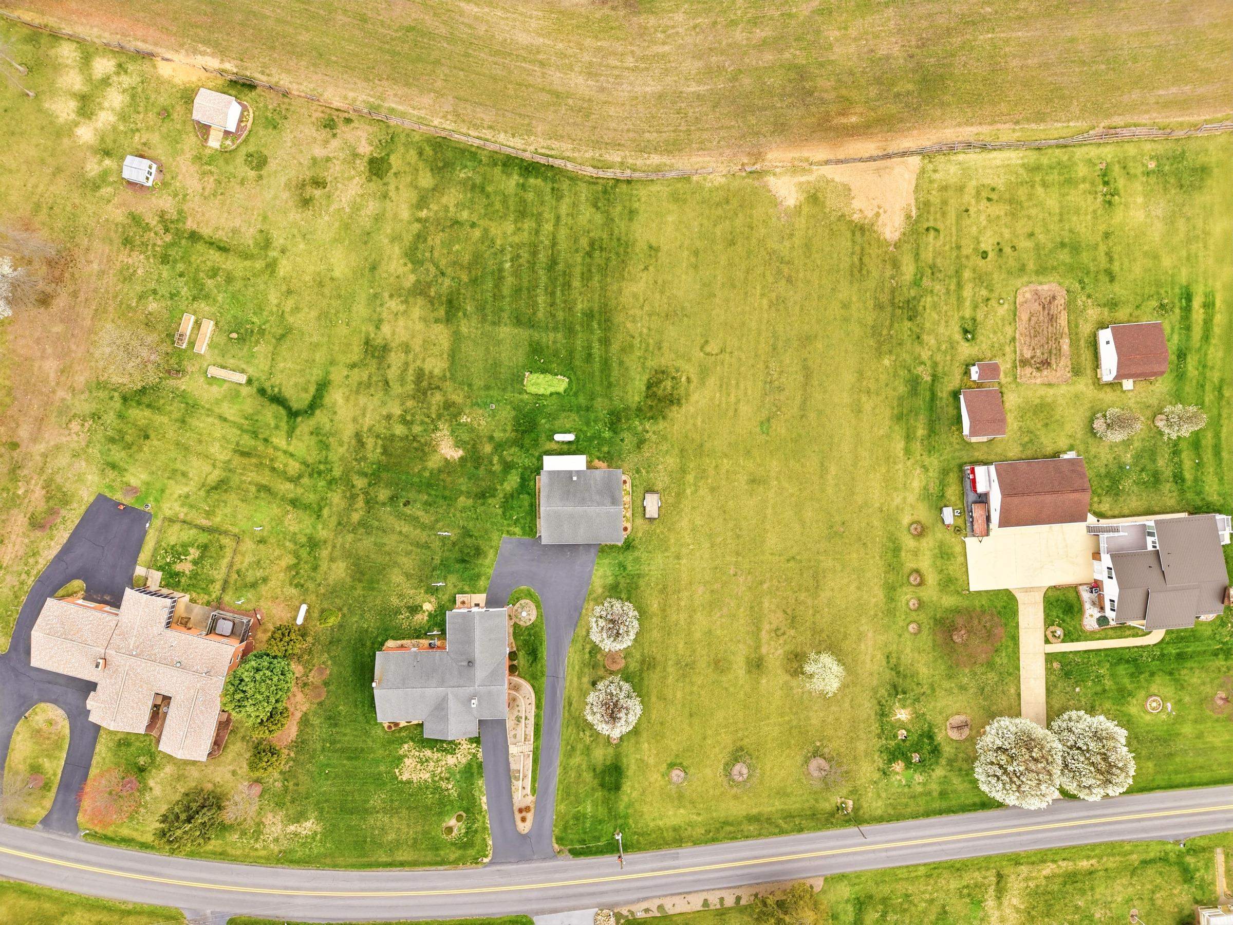 1665 STONEBURNER RD, EDINBURG, Virginia 22824, 3 Bedrooms Bedrooms, ,1 BathroomBathrooms,Residential,1665 STONEBURNER RD,675700 MLS # 675700