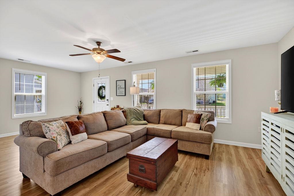 312 EVERSHIRE ST, WAYNESBORO, Virginia 22980, 5 Bedrooms Bedrooms, ,3 BathroomsBathrooms,Residential,312 EVERSHIRE ST,675704 MLS # 675704