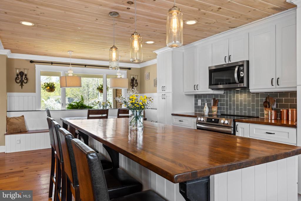 3505 SARAH DR, CHARLOTTESVILLE, Virginia 22911, 4 Bedrooms Bedrooms, ,3 BathroomsBathrooms,Residential,3505 SARAH DR,VAAB2001188 MLS # VAAB2001188