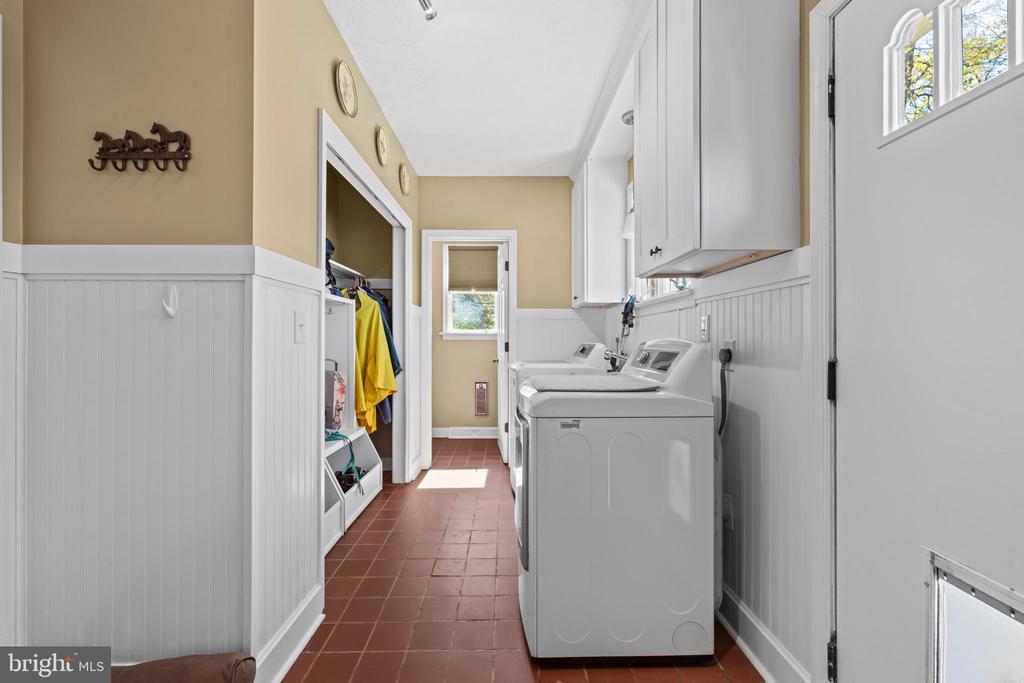 3505 SARAH DR, CHARLOTTESVILLE, Virginia 22911, 4 Bedrooms Bedrooms, ,3 BathroomsBathrooms,Residential,3505 SARAH DR,VAAB2001188 MLS # VAAB2001188