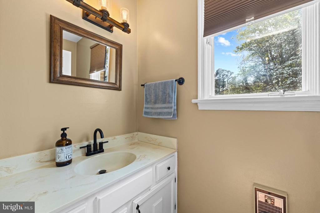 3505 SARAH DR, CHARLOTTESVILLE, Virginia 22911, 4 Bedrooms Bedrooms, ,3 BathroomsBathrooms,Residential,3505 SARAH DR,VAAB2001188 MLS # VAAB2001188