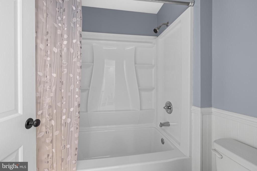 3505 SARAH DR, CHARLOTTESVILLE, Virginia 22911, 4 Bedrooms Bedrooms, ,3 BathroomsBathrooms,Residential,3505 SARAH DR,VAAB2001188 MLS # VAAB2001188