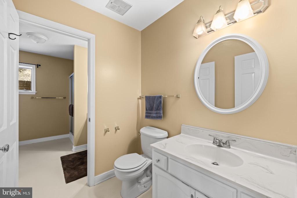 3505 SARAH DR, CHARLOTTESVILLE, Virginia 22911, 4 Bedrooms Bedrooms, ,3 BathroomsBathrooms,Residential,3505 SARAH DR,VAAB2001188 MLS # VAAB2001188