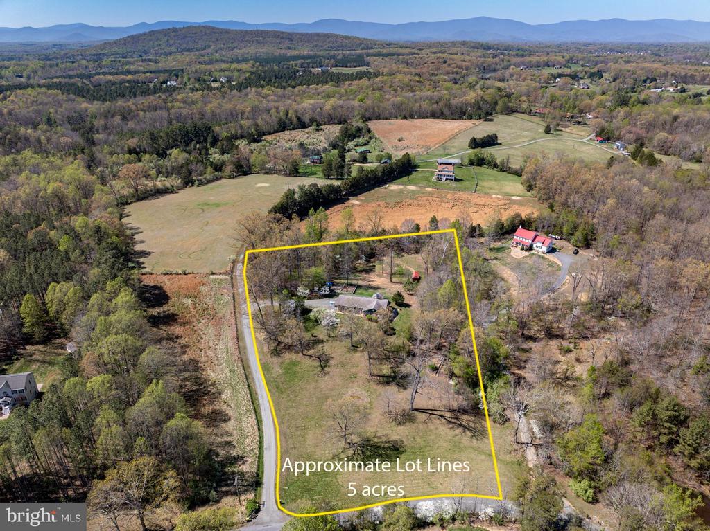 3505 SARAH DR, CHARLOTTESVILLE, Virginia 22911, 4 Bedrooms Bedrooms, ,3 BathroomsBathrooms,Residential,3505 SARAH DR,VAAB2001188 MLS # VAAB2001188