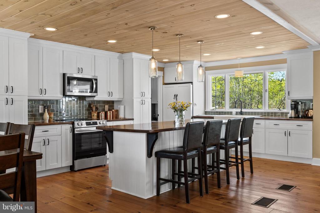 3505 SARAH DR, CHARLOTTESVILLE, Virginia 22911, 4 Bedrooms Bedrooms, ,3 BathroomsBathrooms,Residential,3505 SARAH DR,VAAB2001188 MLS # VAAB2001188