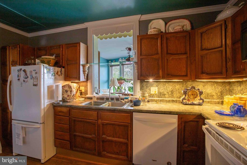 147 S COURT ST, LURAY, Virginia 22835, 4 Bedrooms Bedrooms, ,4 BathroomsBathrooms,Residential,147 S COURT ST,VAPA2006234 MLS # VAPA2006234