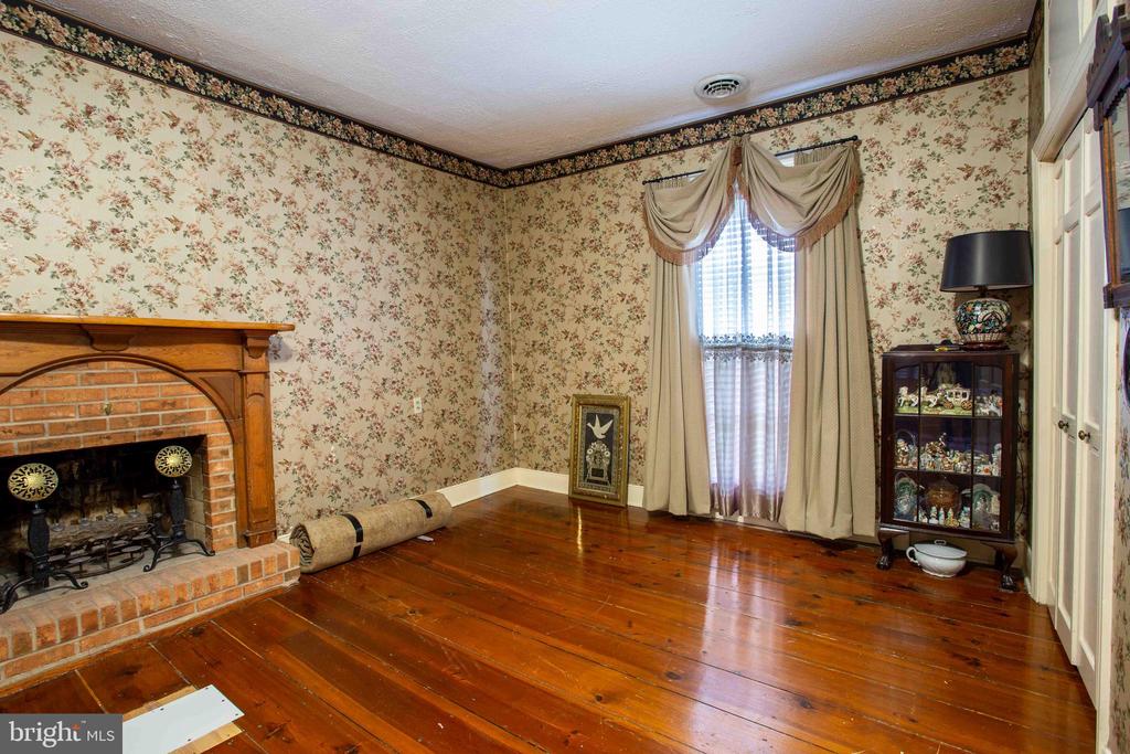147 S COURT ST, LURAY, Virginia 22835, 4 Bedrooms Bedrooms, ,4 BathroomsBathrooms,Residential,147 S COURT ST,VAPA2006234 MLS # VAPA2006234