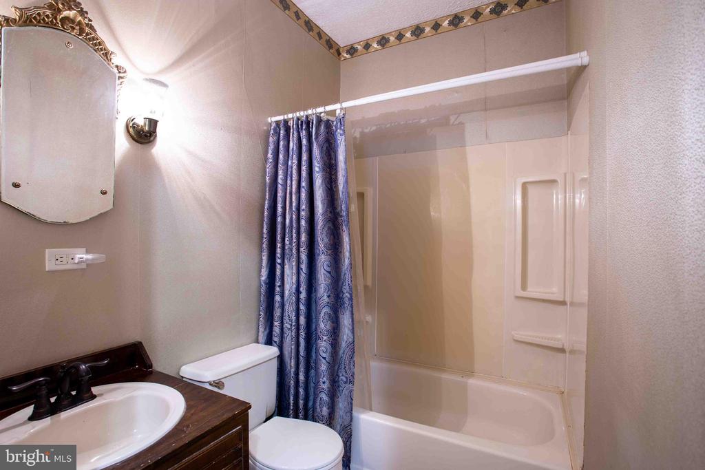 147 S COURT ST, LURAY, Virginia 22835, 4 Bedrooms Bedrooms, ,4 BathroomsBathrooms,Residential,147 S COURT ST,VAPA2006234 MLS # VAPA2006234