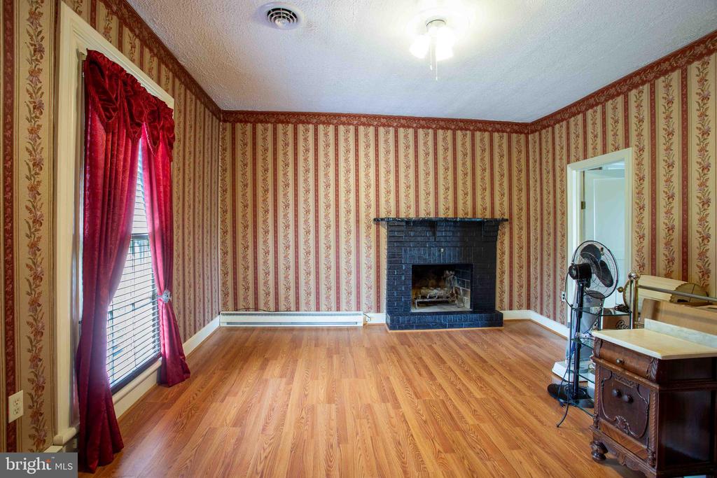 147 S COURT ST, LURAY, Virginia 22835, 4 Bedrooms Bedrooms, ,4 BathroomsBathrooms,Residential,147 S COURT ST,VAPA2006234 MLS # VAPA2006234
