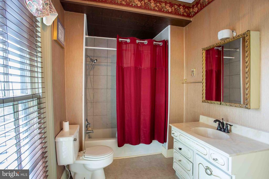 147 S COURT ST, LURAY, Virginia 22835, 4 Bedrooms Bedrooms, ,4 BathroomsBathrooms,Residential,147 S COURT ST,VAPA2006234 MLS # VAPA2006234